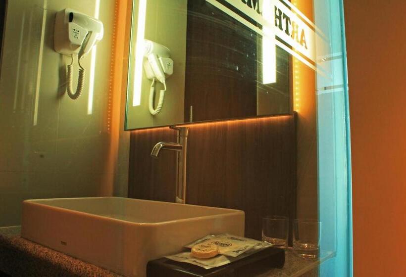 주니어 스위트, Arthama Hotels Makassar