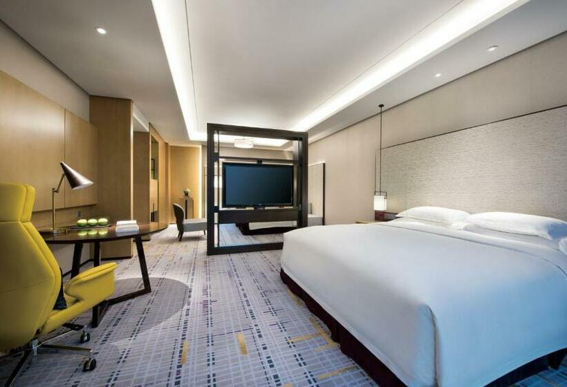 Suite Superior, Crowne Plaza Baoji City Center, An Ihg