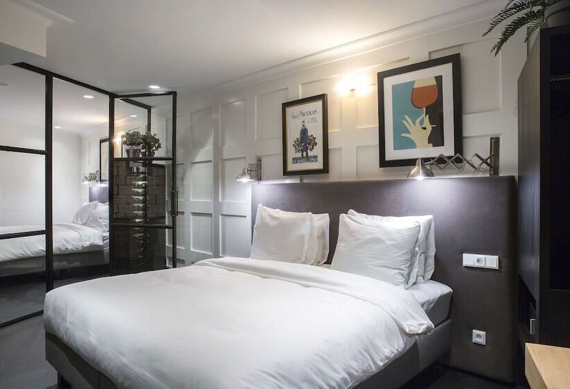 Quarto Quádruplo Deluxe, The Highland House