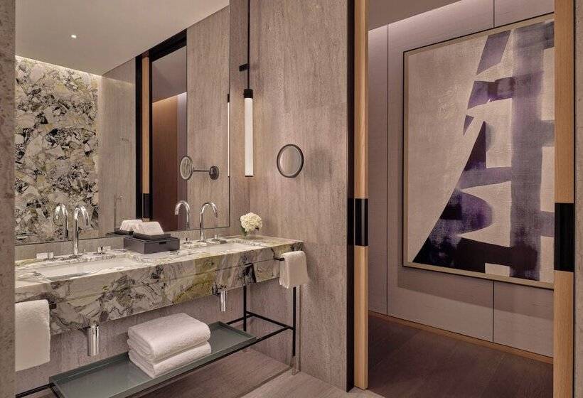 Deluxe room with river view, Park Hyatt Changsha