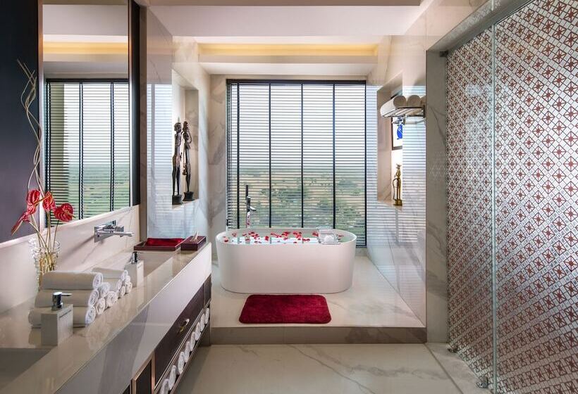 Президентский Люкс, Sandal Suites By Lemon Tree Hotels