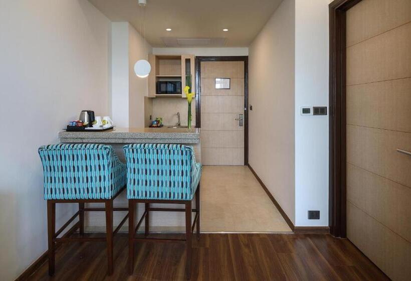 Люкс, Sandal Suites By Lemon Tree Hotels