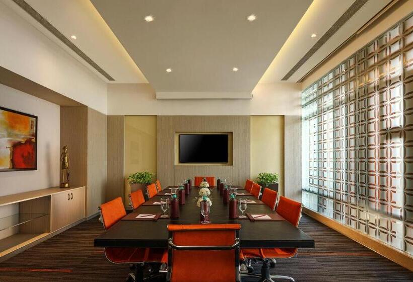 豪华套房, Sandal Suites By Lemon Tree Hotels