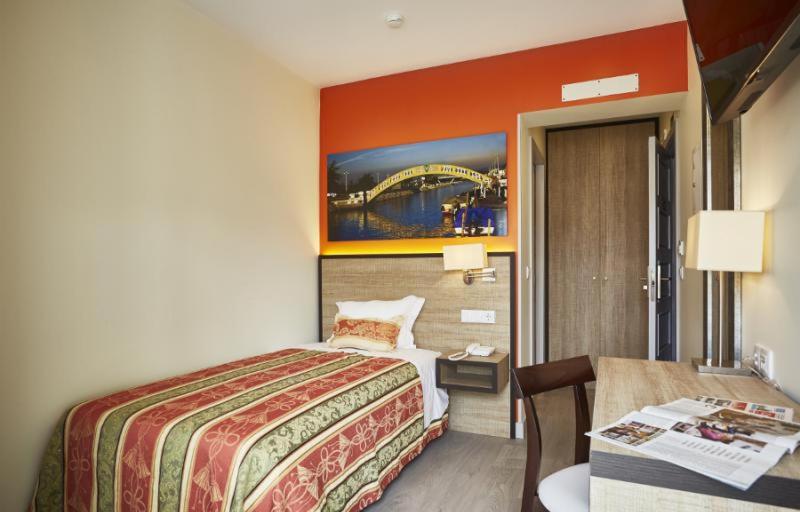 اتاق استاندارد یک نفره, Suites & Hostel Cidade Aveiro