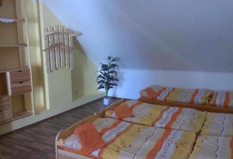 Apartamento 1 Dormitório com Sacada, Penzión Marína Pri Slovenskej Reštaurácii