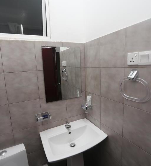 Семейный Номер Deluxe, Kings Gate Airport Transit