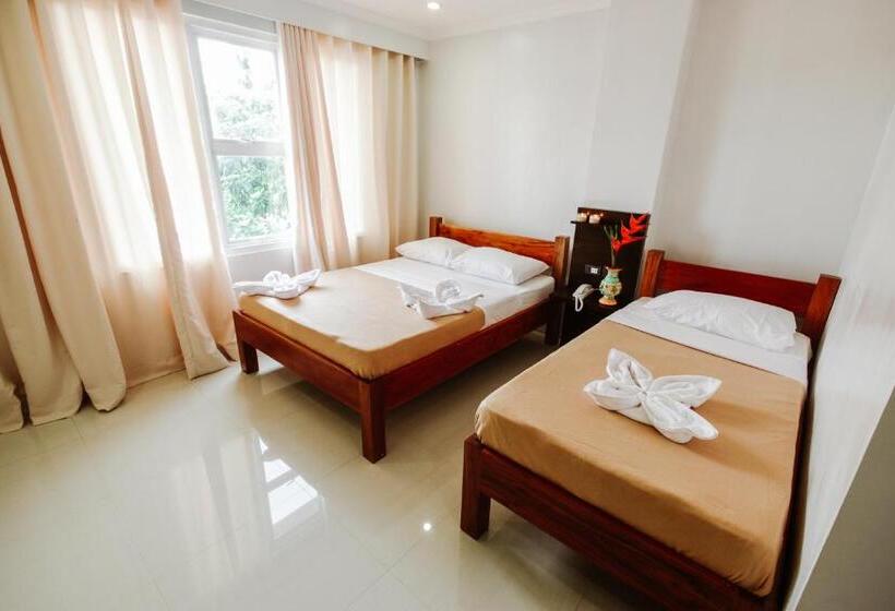 Номер Стандарт Трехместный, Lapira