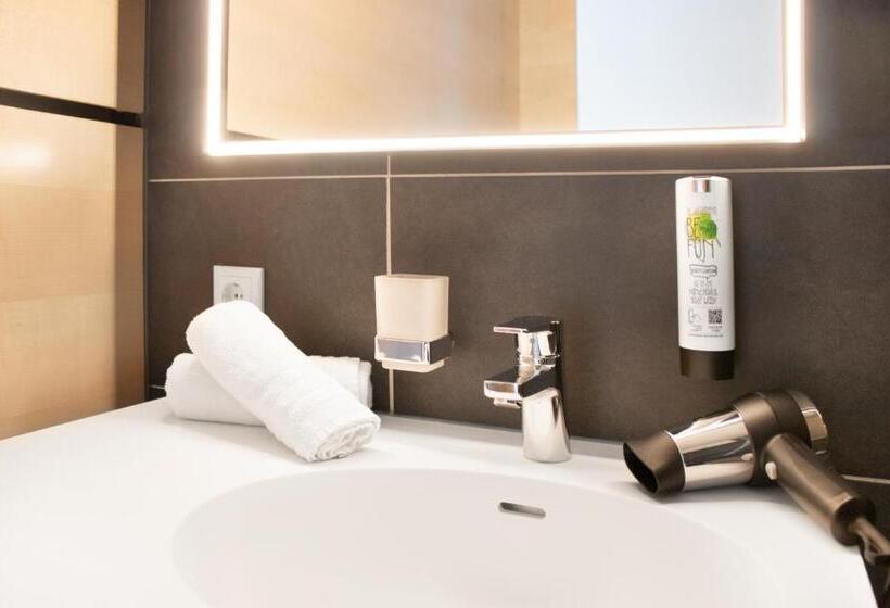 Номер Стандарт, Ku Hotel By Wmm Hotels