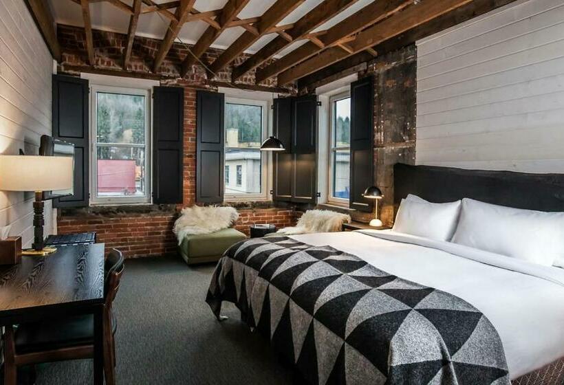 غرفة قياسية سرير كينج, Eleven Revelstoke Lodge