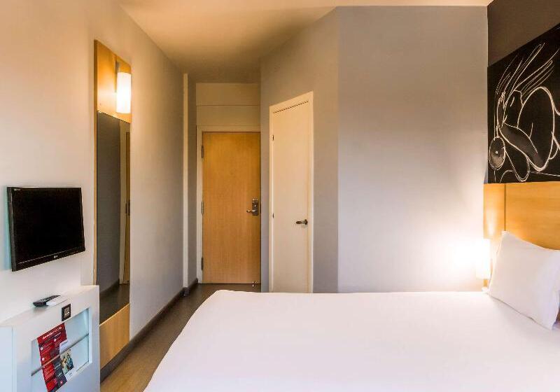 Номер Стандарт, Ibis Uberaba