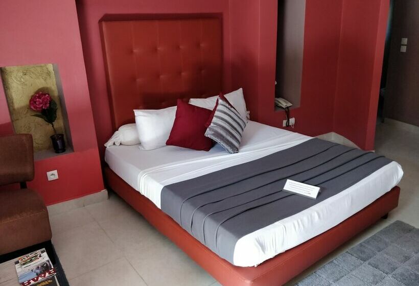 اتاق لوکس, Le Wafou