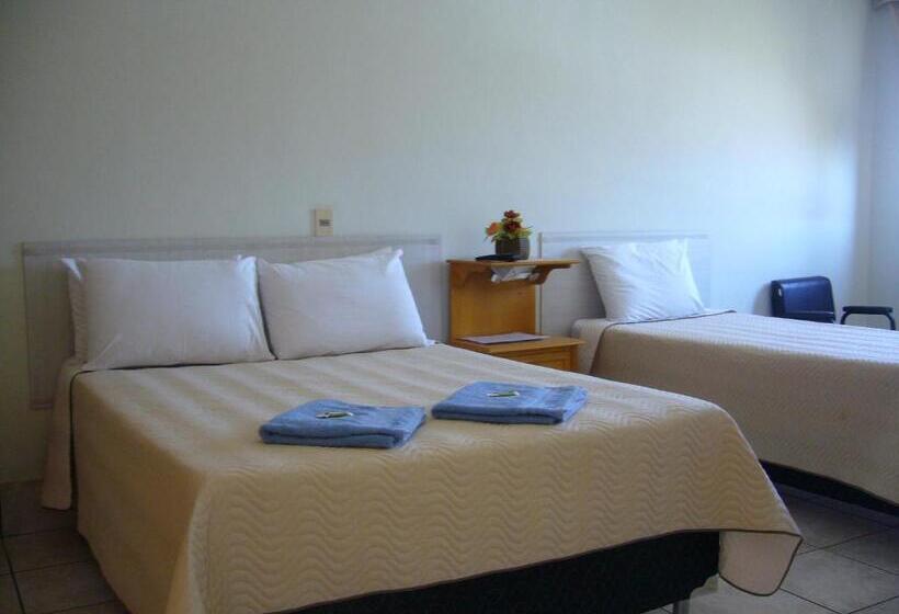 חדר סטנדרט לשלושה, Residence