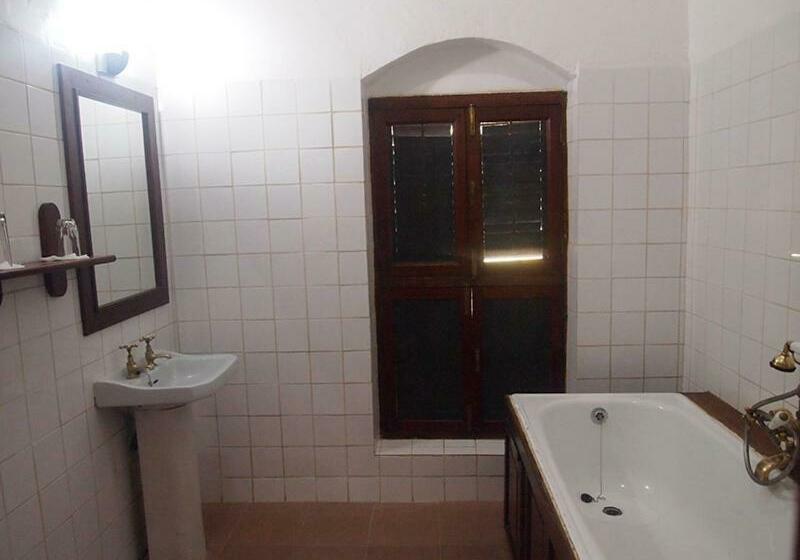 اتاق استاندارد با بالکن, The Old Boma