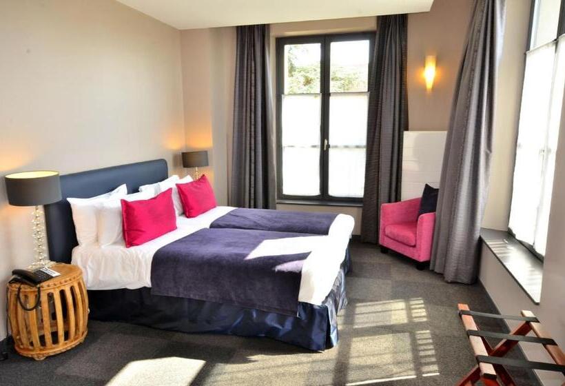 اتاق سوپریور با چشم‌انداز باغ, Auberge Du Château Bleu