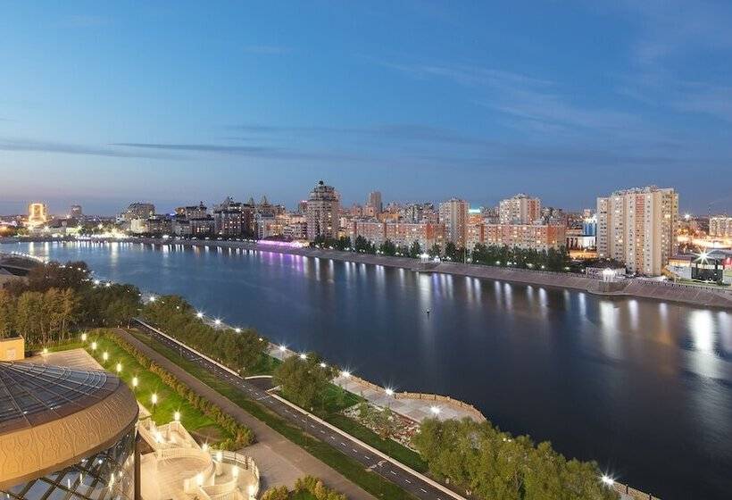 Deluxe room with river view, The St. Regis Astana