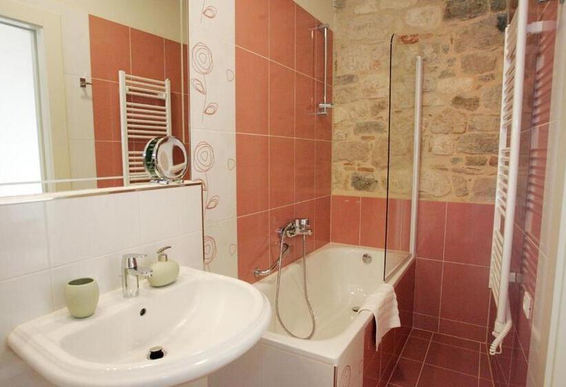 Chambre Standard, Palace Augubio