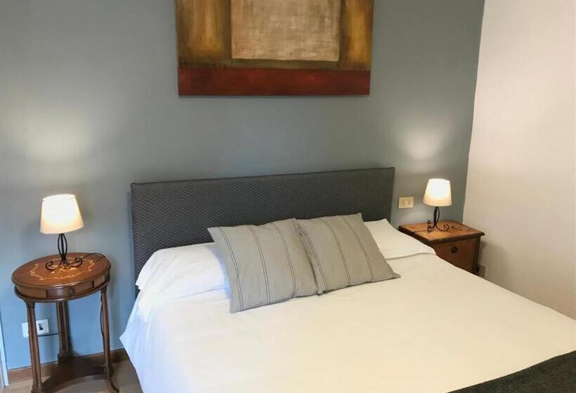 اتاق سوپریور با تخت بزرگ, Venice And Venice Apartments   Private Rooms In Shared Apartment
