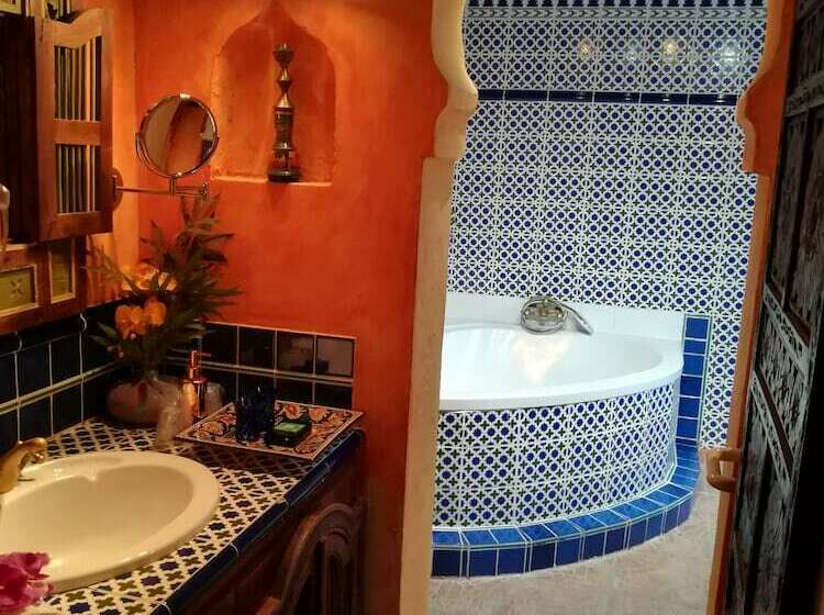 سوییت, Itsara Suites & Spa