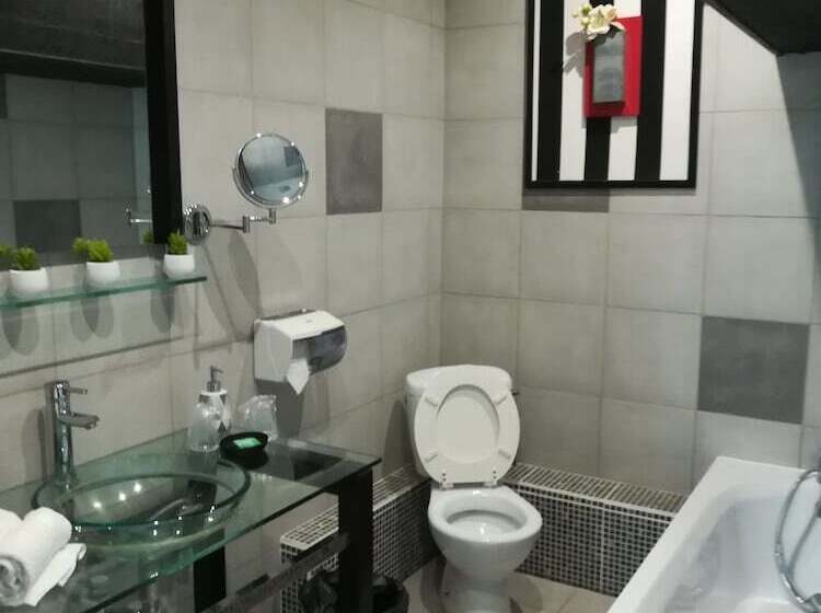 سوییت, Itsara Suites & Spa