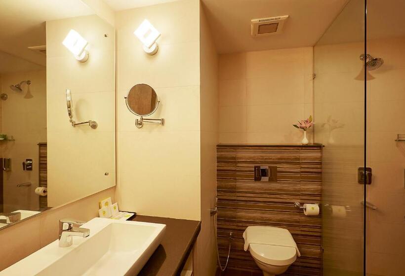 Classic room with balcony, Sterling Goa Varca