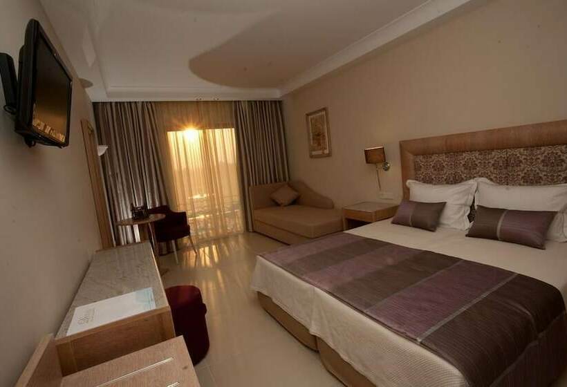 غرفة قياسية ثلاثية, Danai Hotel & Spa