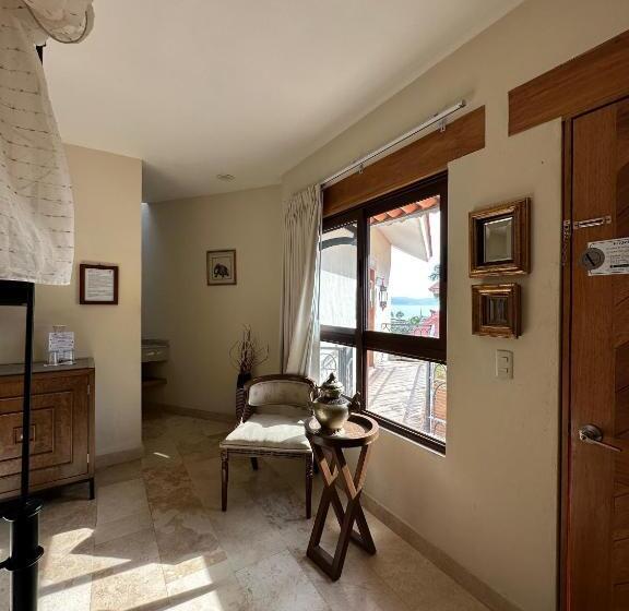 スイート, Lindo Ajijic Bed & Breakfast