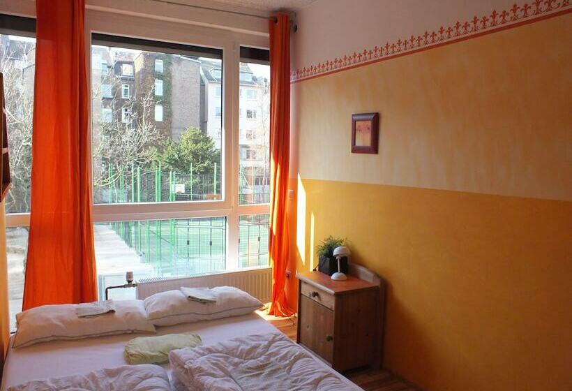 Standard Szoba, Max Hostel