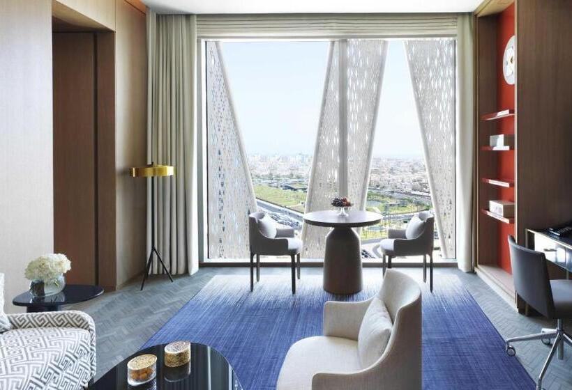 سوئیت اجرایی با تخت کینگ, Four Seasons Hotel Kuwait At Burj Alshaya
