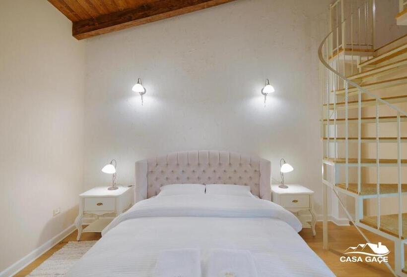 اتاق لوکس, Casa Gaçe