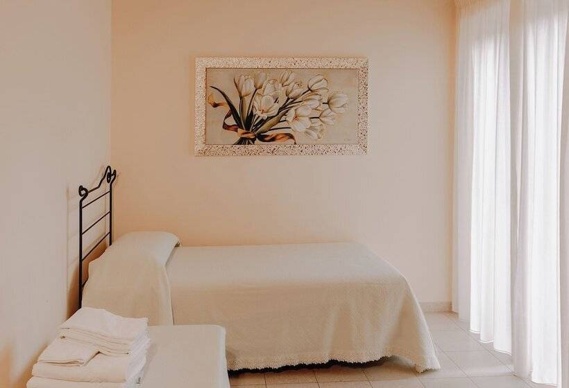 Четырехместный Номер Стандарт, San Raffaele Hotel Restaurant & Resort