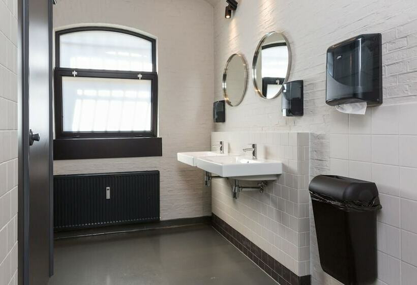 스탠다드 룸 공동 욕실, Alibi Hostel Leeuwarden