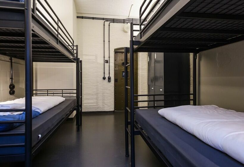 스탠다드 4인용 룸 공용 욕실, Alibi Hostel Leeuwarden