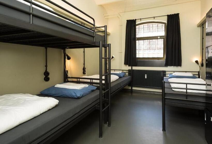 스탠다드 4인용 룸 공용 욕실, Alibi Hostel Leeuwarden