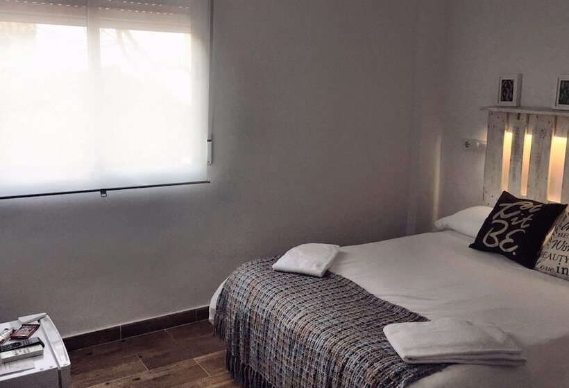 Номер Deluxe, Hostal Ciempozuelos, Cerca Del Parque Warner Y Madrid