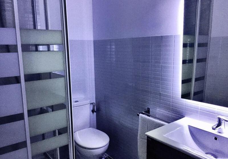 Номер Стандарт, Hostal Ciempozuelos, Cerca Del Parque Warner Y Madrid