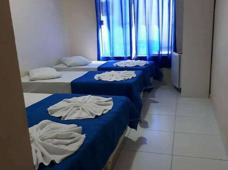 Quarto Triplo Estandar, Divino Pai Eterno