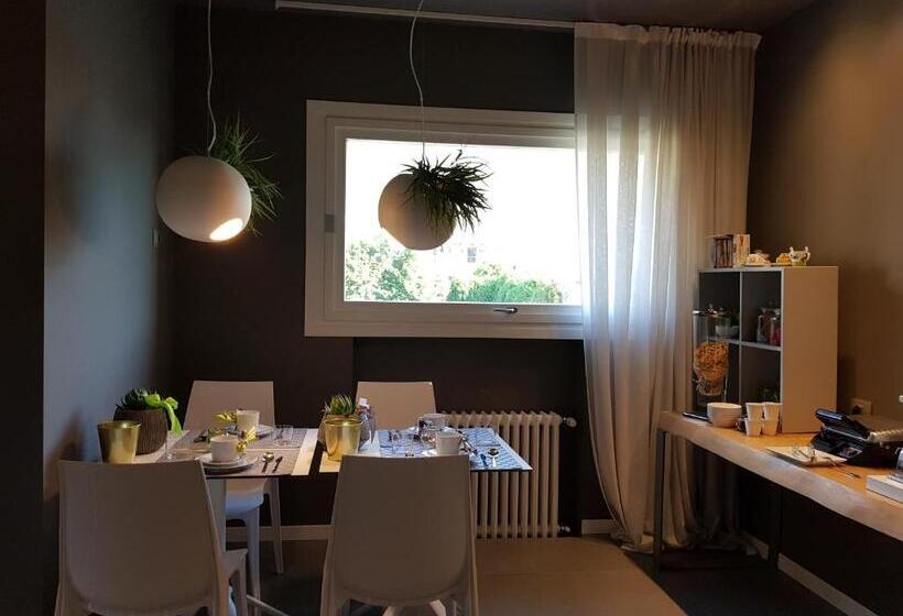 디럭스 룸, Art B&b Design