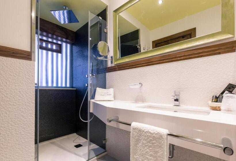 Номер Стандарт, Pazo Da Pena Manzaneda