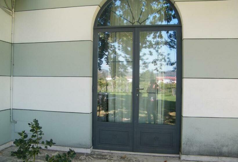 Трехместный Номер Стандарт Вид на Сад, Villa Franca In Franciacorta