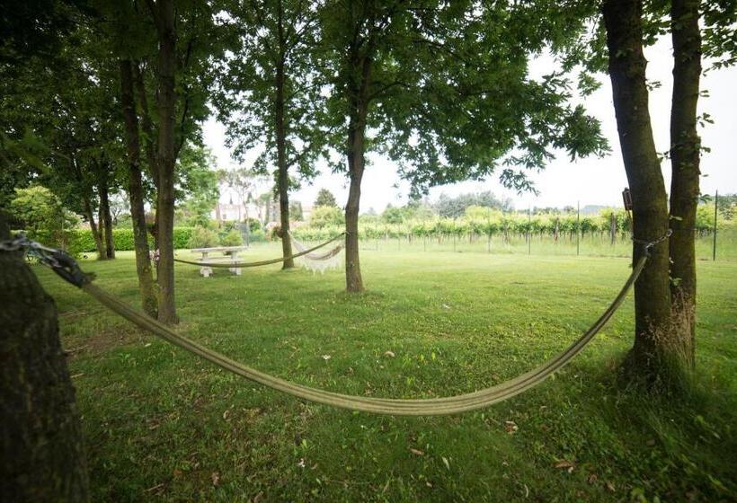 Трехместный Номер Стандарт Вид на Сад, Villa Franca In Franciacorta