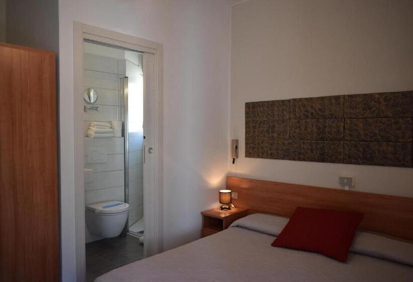 Номер Стандарт с Балконом, Albergo Al Pescatore