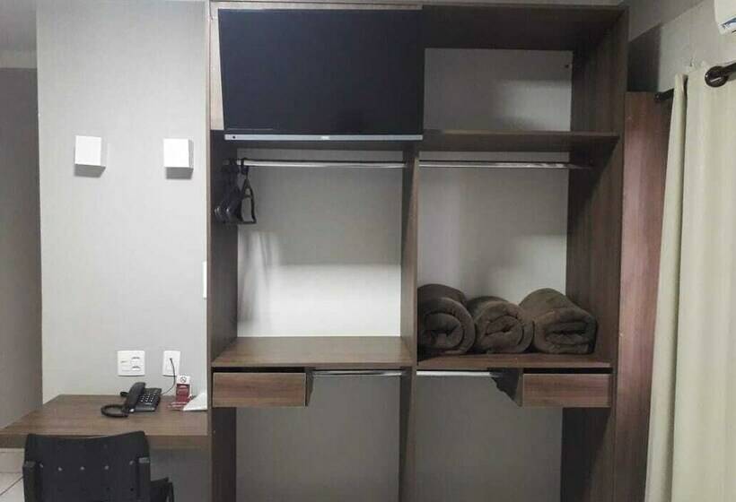 Номер Стандарт, Três Américas
