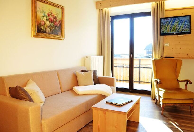 Comfort room with mountain view, Karin