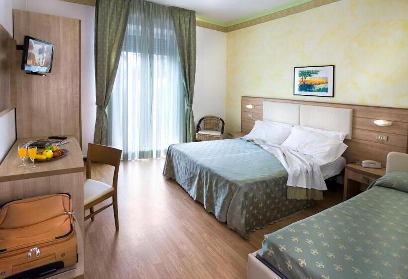 Трехместный Номер Классика, Boccaccio Free Parking