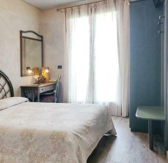 Номер Стандарт Вид на Озеро, Castello S. Antonio