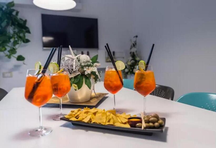 Трехместный Номер Стандарт с Балконом, Spritz Bed & Breakfast