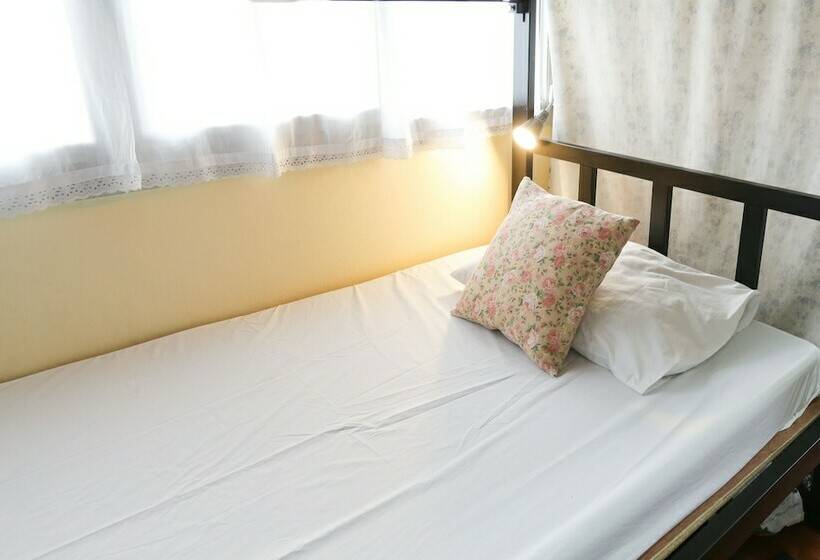Cama em Quarto Compartilhado, All In One Hostel