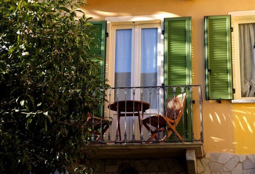 Стандартный внешний трехместный номер с ванной комнатой, B&b Casa Al Mulino