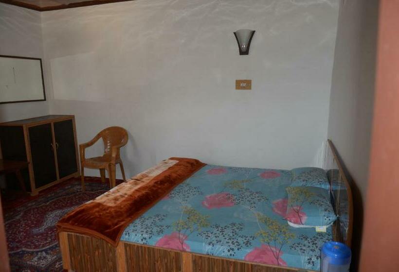 디럭스 룸, Howrah Guest House