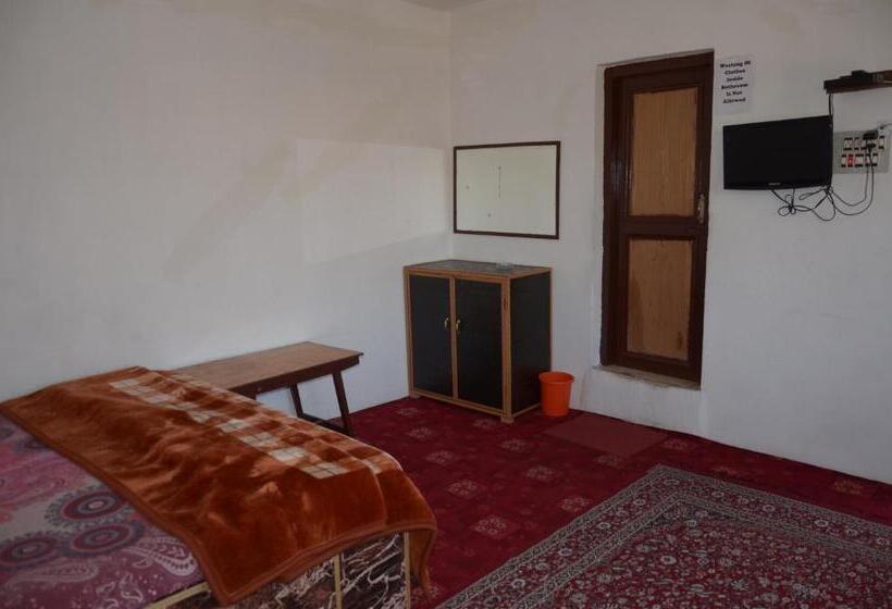 디럭스 룸, Howrah Guest House